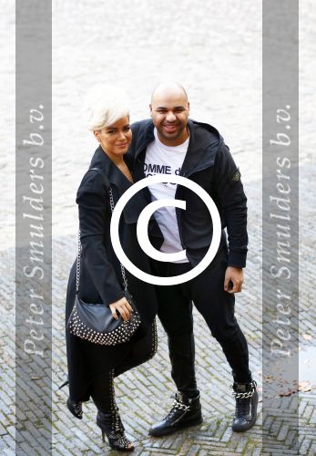 Zeist 3 november 2013
Eva Simons en vriend Sidney Samson komen aan bij slot Zeist in hun ferrari.