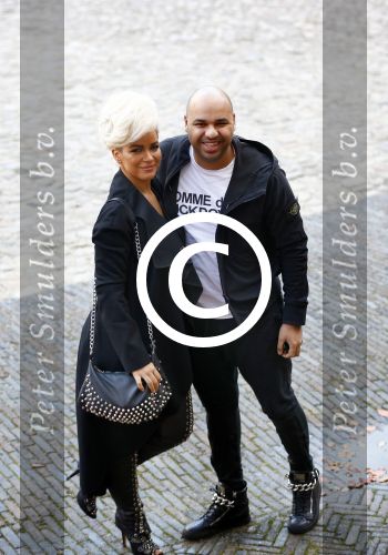 Zeist 3 november 2013
Eva Simons en vriend Sidney Samson komen aan bij slot Zeist in hun ferrari.