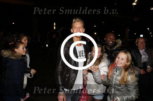 Amsterdam 10 november 2013
Diverse feestje rondom de MTV awards op diverse plaatsen in Amsterdam.
Ferry Doedens met heel veel fans