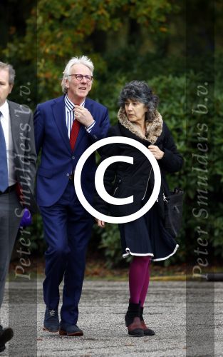 Leusden 8 november 2013
Crematie Leen Timp bij het crematorium in Leusden. Freek de Jonge met zijn vrouw