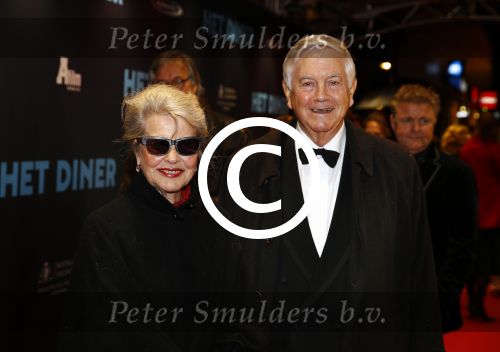 Amsterdam 4 november 2013
Premiere het diner in Tuschinski met de acteurs Daan Schuurmans Kim v Kooten Jacob Derwig en Thekla Reuten. Frits Bolkestein met vrouw