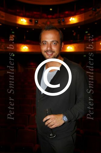 Leiden 17 oktober 2013
Geert Hoes met zijn nieuwe vriendin bij premiere Eindeloos