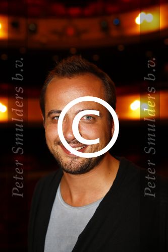 Leiden 17 oktober 2013
Geert Hoes met zijn nieuwe vriendin bij premiere Eindeloos