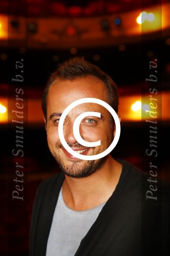 Leiden 17 oktober 2013
Geert Hoes met zijn nieuwe vriendin bij premiere Eindeloos