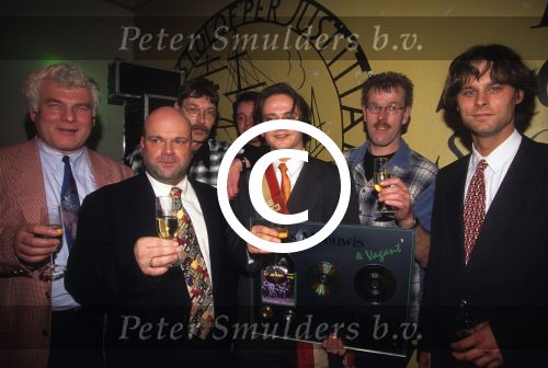 Guus Meeuwis en Vagant samen met zijn ouders en De Deurzakkers Willem v Schijndel en Clemens v Bragt