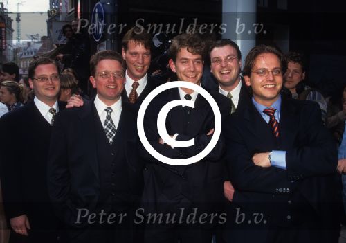 Guus Meeuwis en Vagant samen met zijn ouders en De Deurzakkers Willem v Schijndel en Clemens v Bragt
