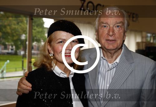 Utrecht 27 oktober 2013
Premiere Sonneveld in de schouwburg van Utrecht. Henk v d Meijden met zijn vrouw