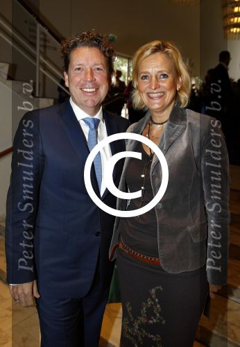 Utrecht 27 oktober 2013
Premiere Sonneveld in de schouwburg van Utrecht. Henkjan Smits met vrouw