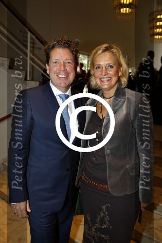 Utrecht 27 oktober 2013
Premiere Sonneveld in de schouwburg van Utrecht. Henkjan Smits met vrouw