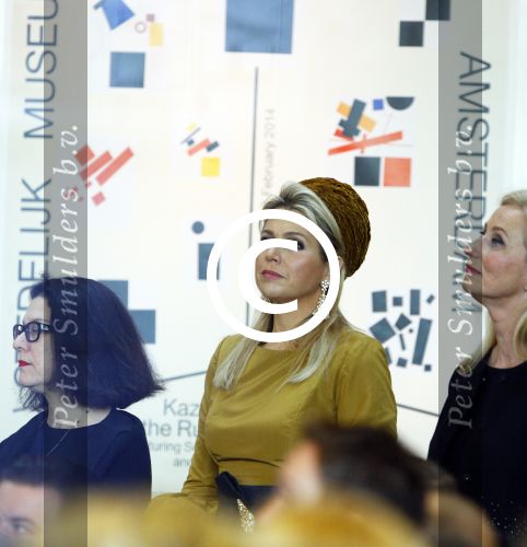 Amsterdam 18 oktober 2013
Koningin Maxima opent de expositie van Malevich in het stedelijk museum.