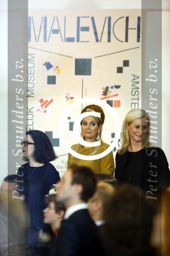 Amsterdam 18 oktober 2013
Koningin Maxima opent de expositie van Malevich in het stedelijk museum.