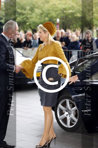 Amsterdam 18 oktober 2013
Koningin Maxima opent de expositie van Malevich in het stedelijk museum.
Johan Remkes en loco Burgemeester Carolien Gehrels
