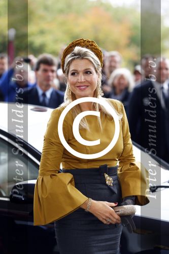 Amsterdam 18 oktober 2013
Koningin Maxima opent de expositie van Malevich in het stedelijk museum.