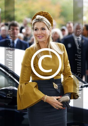 Amsterdam 18 oktober 2013
Koningin Maxima opent de expositie van Malevich in het stedelijk museum.