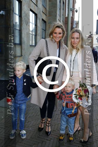 Den Haag 30 oktober 2013
Premiere Mr Finney in diligentia. Prinses Laurentien komt samen met haar kinderen Leonore Eloise en Claus Casimir. Lieke v L:exmond met zus Jetteke en neefjes