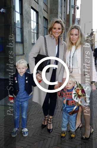 Den Haag 30 oktober 2013
Premiere Mr Finney in diligentia. Prinses Laurentien komt samen met haar kinderen Leonore Eloise en Claus Casimir. Lieke v L:exmond met zus Jetteke en neefjes