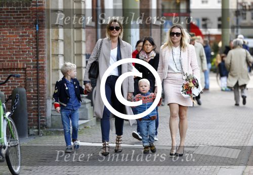 Den Haag 30 oktober 2013
Premiere Mr Finney in diligentia. Prinses Laurentien komt samen met haar kinderen Leonore Eloise en Claus Casimir. Lieke v L:exmond met zus Jetteke en neefjes