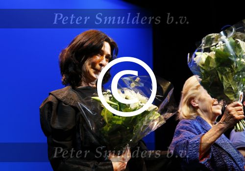 Leiden 17 oktober 2013
Premiere eindeloos met in de hoofdrollen Marit v Bohemen JobBovelander Diana Dobbelman Geert Hoes en Manouk v d Meulen in de schouwburg van Leiden
