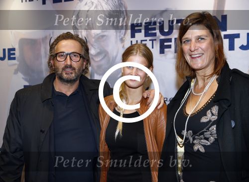 Amsterdam 14 oktober 2013
Premiere Feuten in Tuschinski. Marcel Mutsers met vrouw en dochter