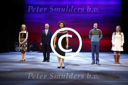 Utrecht 27 oktober 2013
Premiere Sonneveld in de schouwburg van Utrecht met Tony Neef en Mariska v Kolck in de hoofdrollen. Albert Verlinde is de producent.