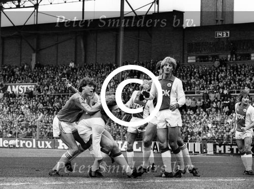 Amsterdam, 6 Maart 1983
AJAX-PSV, eindstand 3-3 Seizoen 1982/1983
Mart v Duren scoort 0-1
Foto Peter Smulders BV