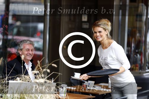 Amsterdam 18 oktober 2013
Nicolette v Dam werkt gewoon mee in het restaurant van haar en haar broer op de cornelis schuytstraat