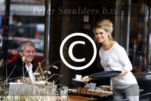 Amsterdam 18 oktober 2013
Nicolette v Dam werkt gewoon mee in het restaurant van haar en haar broer op de cornelis schuytstraat
