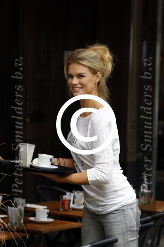 Amsterdam 18 oktober 2013
Nicolette v Dam werkt gewoon mee in het restaurant van haar en haar broer op de cornelis schuytstraat