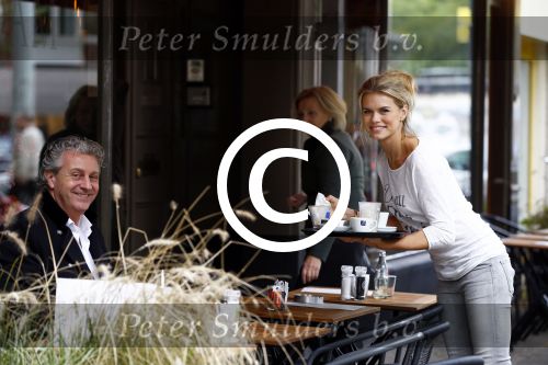 Amsterdam 18 oktober 2013
Nicolette v Dam werkt gewoon mee in het restaurant van haar en haar broer op de cornelis schuytstraat