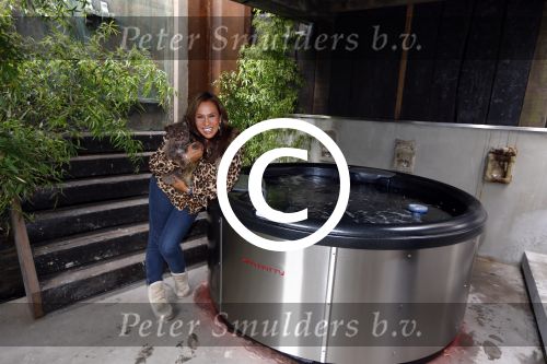 Ouderkerk aan de amstel 22 oktober 2013
Binnenkijken in het schitterende huis van Antoine v d Vijver en Patty Brard aan de Amstel.
