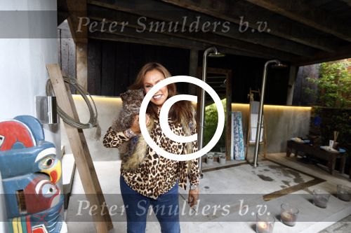 Ouderkerk aan de amstel 22 oktober 2013
Binnenkijken in het schitterende huis van Antoine v d Vijver en Patty Brard aan de Amstel.