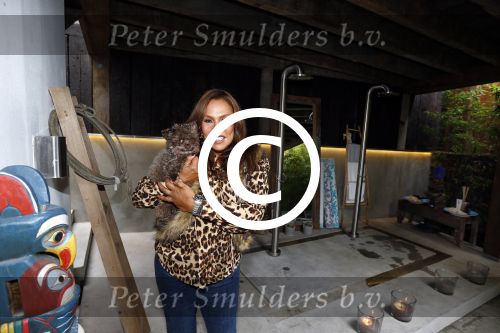 Ouderkerk aan de amstel 22 oktober 2013
Binnenkijken in het schitterende huis van Antoine v d Vijver en Patty Brard aan de Amstel.