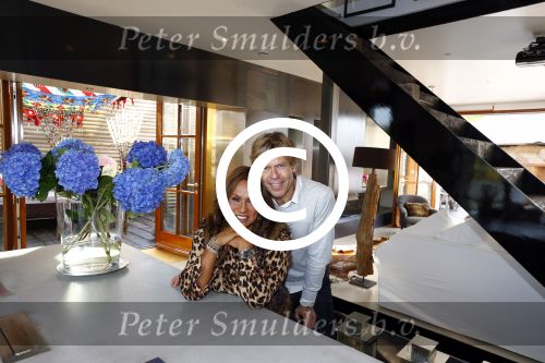 Ouderkerk aan de amstel 22 oktober 2013
Binnenkijken in het schitterende huis van Antoine v d Vijver en Patty Brard aan de Amstel.