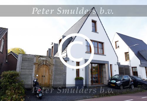 Ouderkerk aan de amstel 22 oktober 2013
Binnenkijken in het schitterende huis van Antoine v d Vijver en Patty Brard aan de Amstel.