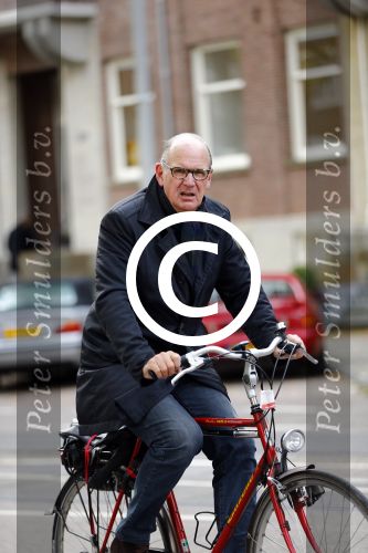 Amsterdam 17 oktober 2013
Nieuwslezer Philip Freriks op de fiets in Amsterdam