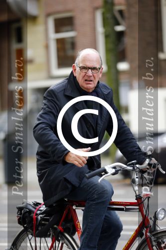 Amsterdam 17 oktober 2013
Nieuwslezer Philip Freriks op de fiets in Amsterdam