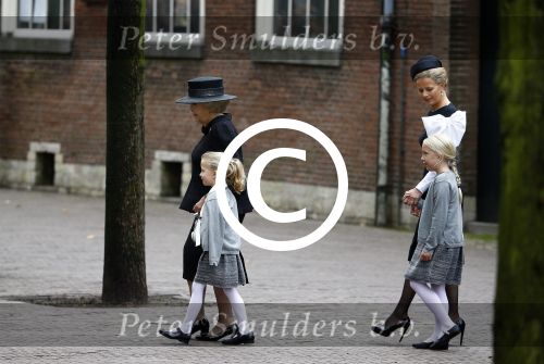 Delft 2 november 2013
Herdenkingsdienst voor prins Friso in de grote kerk in Delft.
Prinses Beatrix met Prinses Mabel en haar kinderen