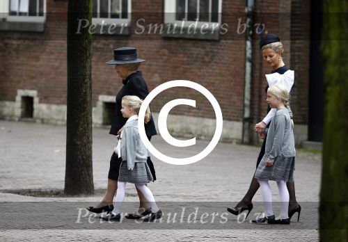 Delft 2 november 2013
Herdenkingsdienst voor prins Friso in de grote kerk in Delft.
Prinses Beatrix met Prinses Mabel en haar kinderen