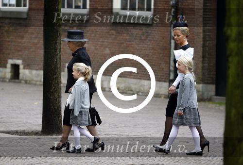 Delft 2 november 2013
Herdenkingsdienst voor prins Friso in de grote kerk in Delft.
Prinses Beatrix met Prinses Mabel en haar kinderen