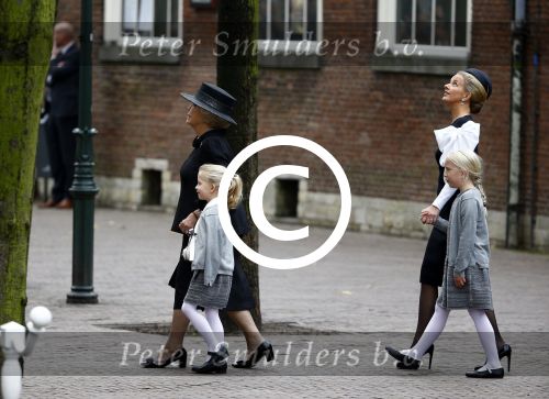 Delft 2 november 2013
Herdenkingsdienst voor prins Friso in de grote kerk in Delft.
Prinses Beatrix met Prinses Mabel en haar kinderen