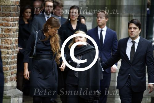 Delft 2 november 2013
Herdenkingsdienst voor prins Friso in de grote kerk in Delft.
Prinses Christina en haar zoon Prins Bernardo en Prinses Juliana