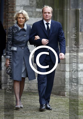 Delft 2 november 2013
Herdenkingsdienst voor prins Friso in de grote kerk in Delft.
Prinses Irene met haar zoon Prins Carlos de Bourbon