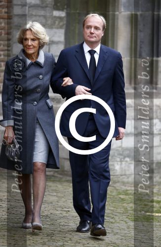 Delft 2 november 2013
Herdenkingsdienst voor prins Friso in de grote kerk in Delft.
Prinses Irene met haar zoon Prins Carlos de Bourbon
