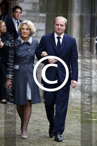 Delft 2 november 2013
Herdenkingsdienst voor prins Friso in de grote kerk in Delft.
Prinses Irene met haar zoon Prins Carlos de Bourbon