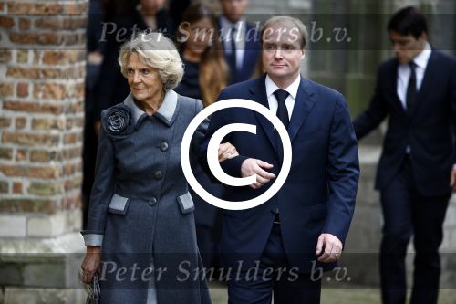 Delft 2 november 2013
Herdenkingsdienst voor prins Friso in de grote kerk in Delft.
Prinses Irene met haar zoon Prins Carlos de Bourbon