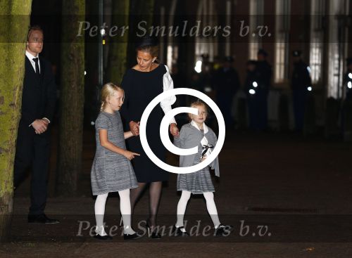 Delft 2 november 2013
Herdenkingsdienst voor prins Friso in de grote kerk in Delft.
Prinses Mabel met haar kinderen