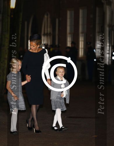 Delft 2 november 2013
Herdenkingsdienst voor prins Friso in de grote kerk in Delft.
Prinses Mabel met haar kinderen