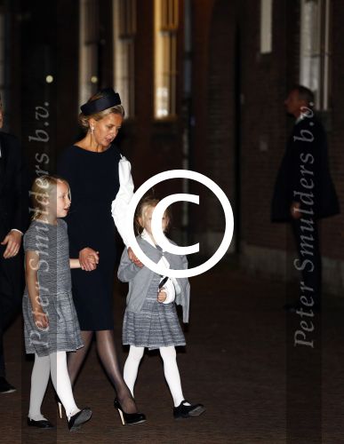 Delft 2 november 2013
Herdenkingsdienst voor prins Friso in de grote kerk in Delft.
Prinses Mabel met haar kinderen