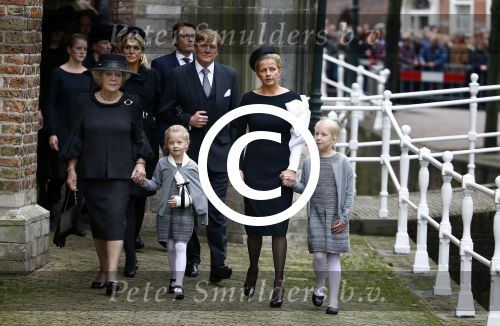 Delft 2 november 2013
Herdenkingsdienst voor prins Friso in de grote kerk in Delft.
Prinses Mabel en haar kinderen
