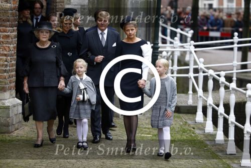 Delft 2 november 2013
Herdenkingsdienst voor prins Friso in de grote kerk in Delft.
Prinses Mabel en haar kinderen